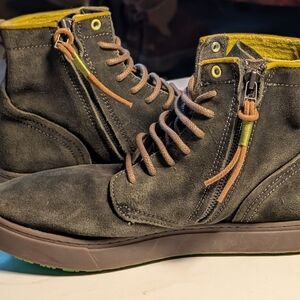 Santasorian Hoda Spitfire Boots Men's 11 Olive green Neon Green Soles